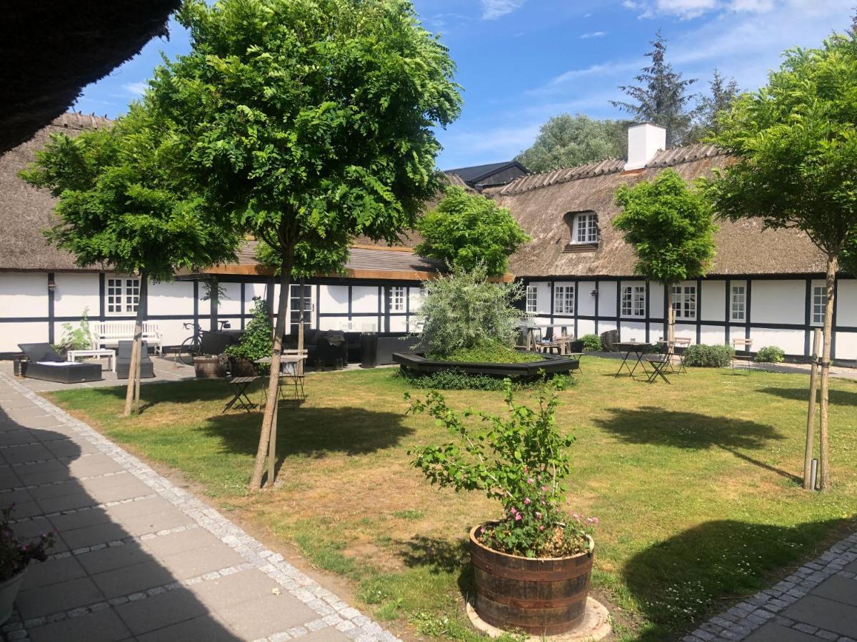 Slangerupgaard Bed and Breakfast Fakse Ladeplads Exterior foto