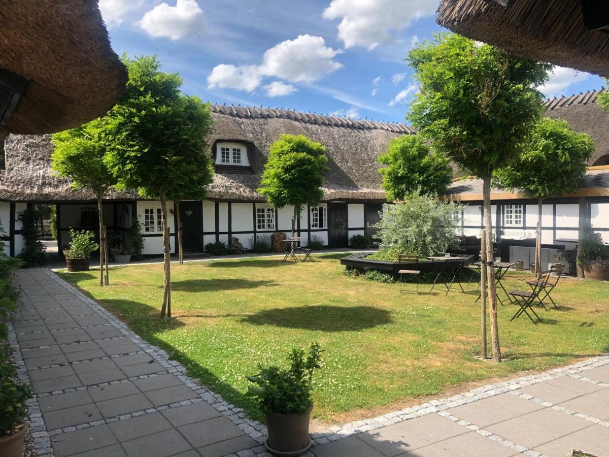 Slangerupgaard Bed and Breakfast Fakse Ladeplads Exterior foto