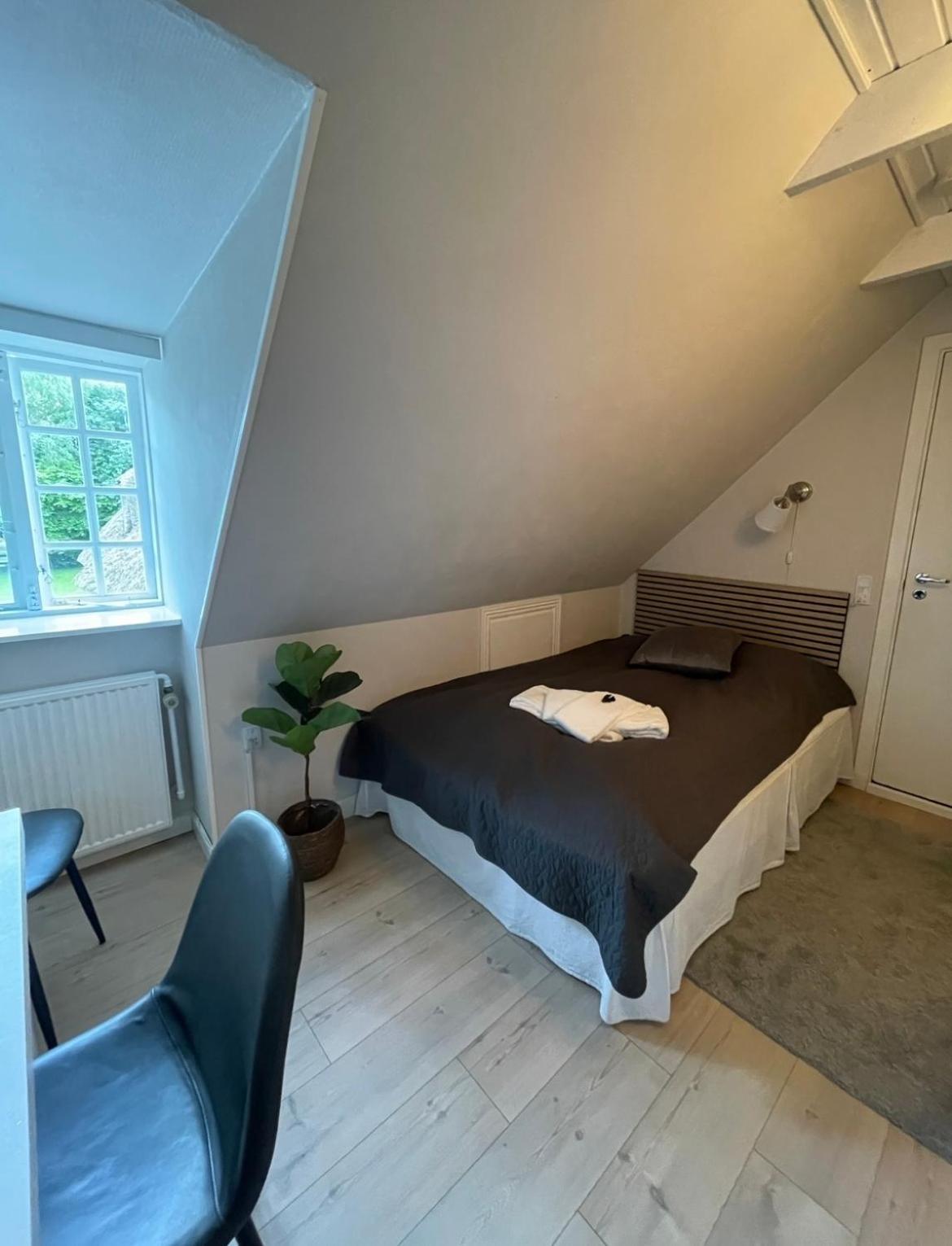 Slangerupgaard Bed and Breakfast Fakse Ladeplads Exterior foto